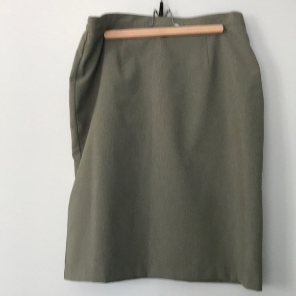 TanJay Dresses & Skirts - Suit skirt (kit 13B)